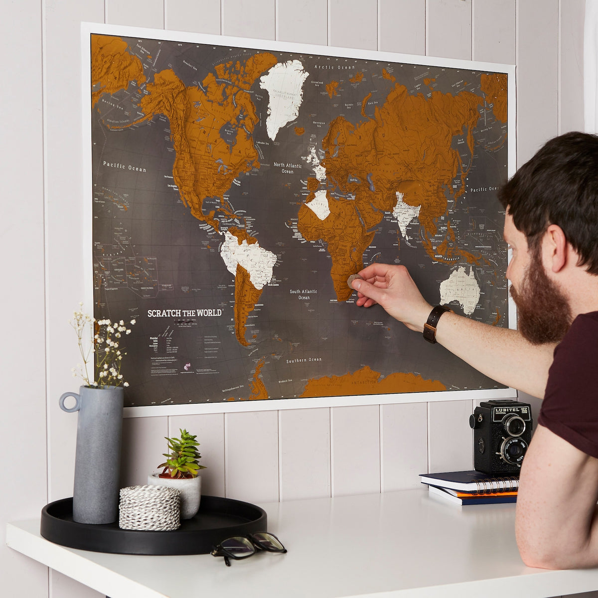 Scratch The World Map (Black Edition)